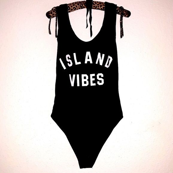 🏝LAST ONE! ISLAND VIBES Swimsuit🏝 - Picture 5 of 7